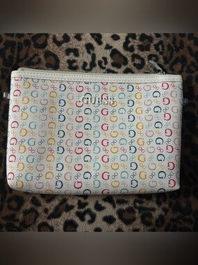 Vintage Y2K guess pouch